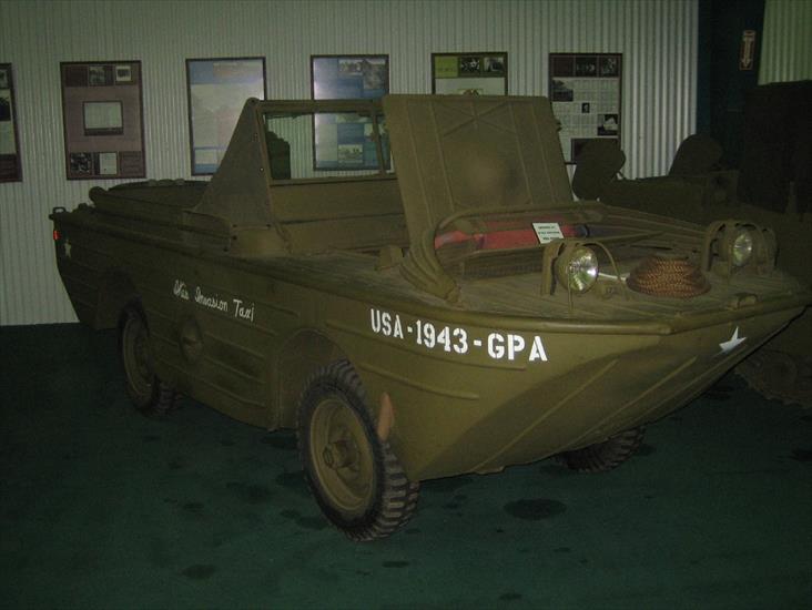 1 Czołgi, transportery i inne pojazdy wojskowe i cywilne - Ford GPA Amphibious Jeep Walk Around.jpg